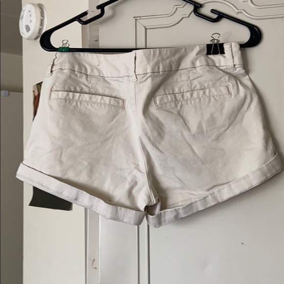 American Eagle Khaki shorts - Picture 3 of 4